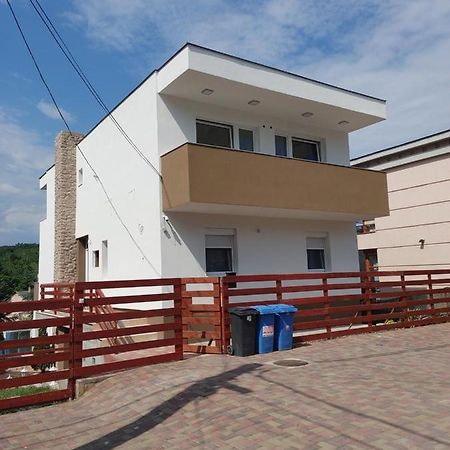 Fiesta Apartman Miskolc Luaran gambar