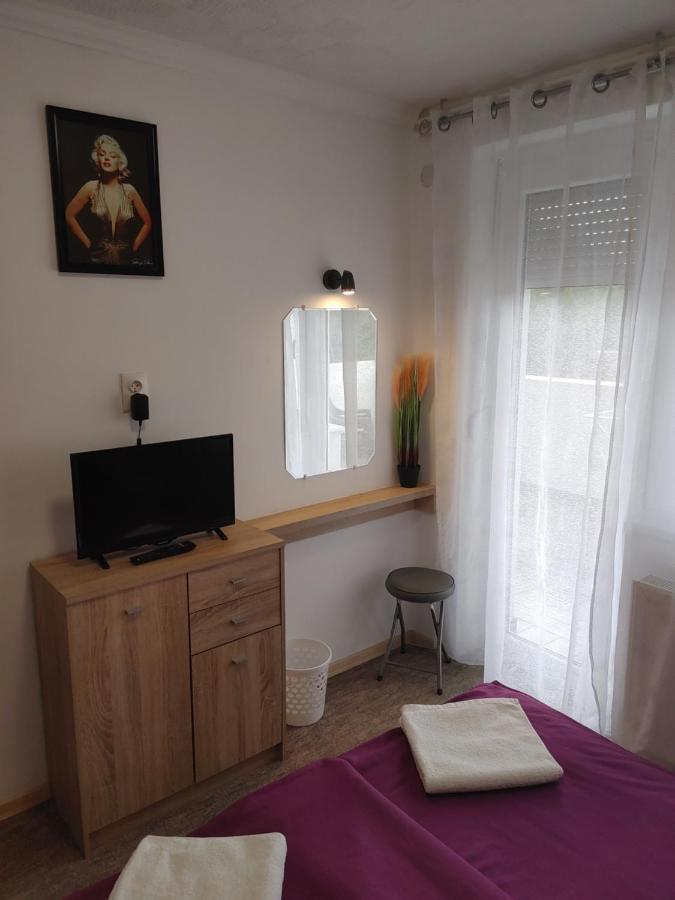Fiesta Apartman Miskolc Luaran gambar
