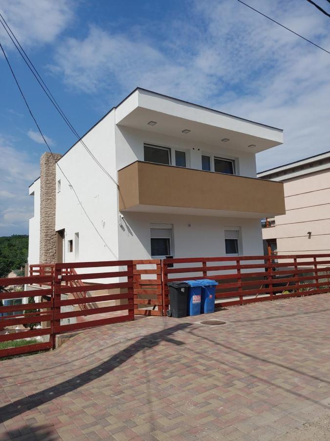 Fiesta Apartman Miskolc Luaran gambar