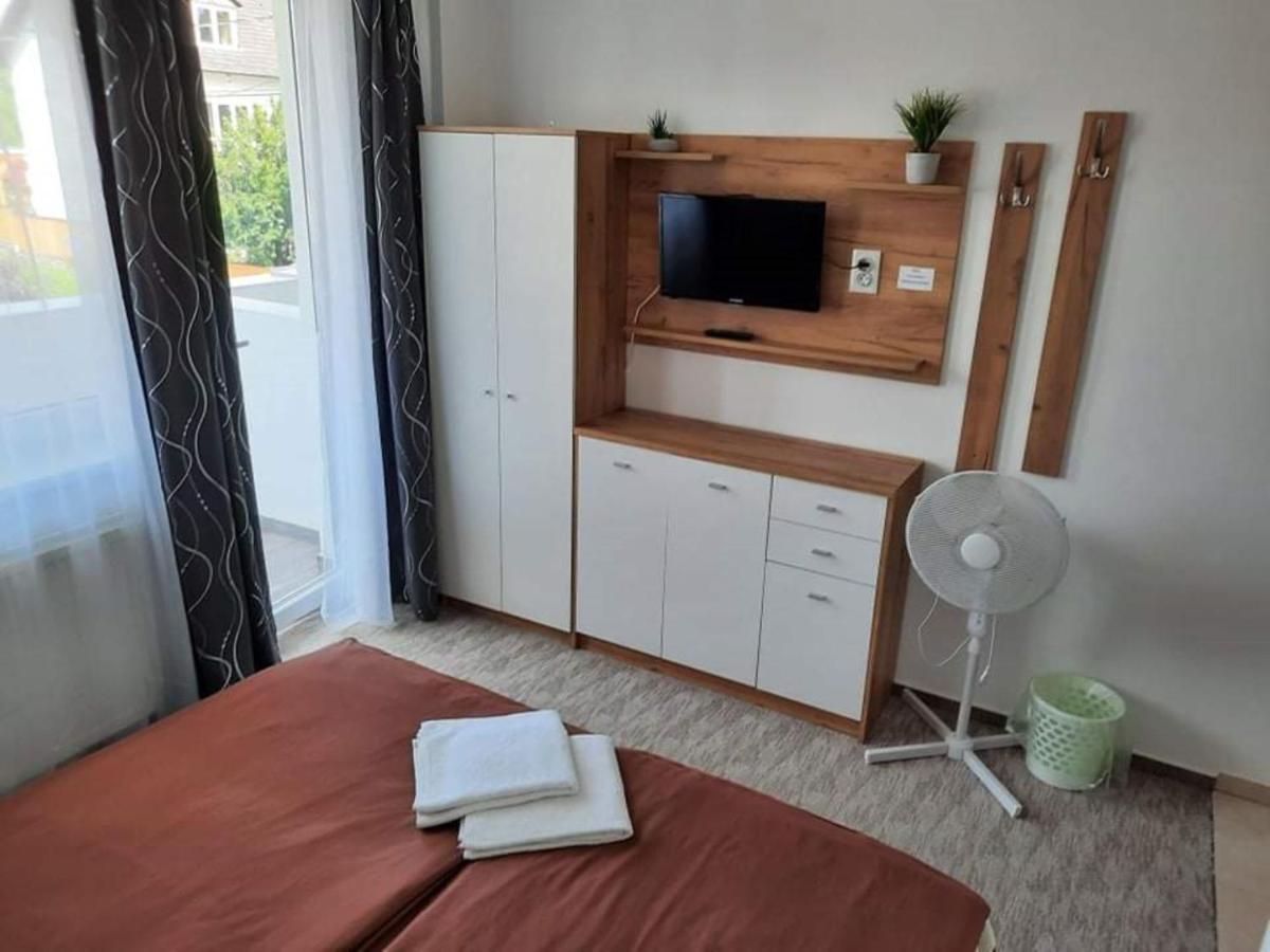 Fiesta Apartman Miskolc Luaran gambar